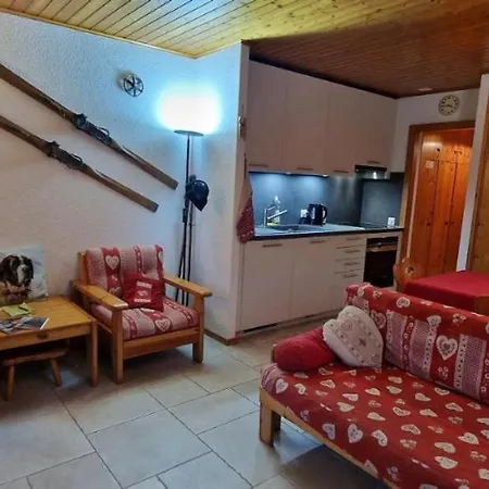 Le Petit Refuge - Lupins Apartment Champoussin