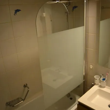 Le Petit Refuge - Lupins Daire